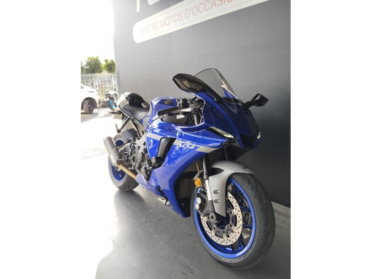 YAMAHA YZF 1000 R1