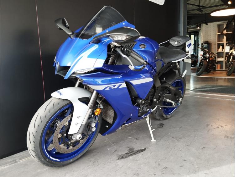 YAMAHA YZF 1000 R1