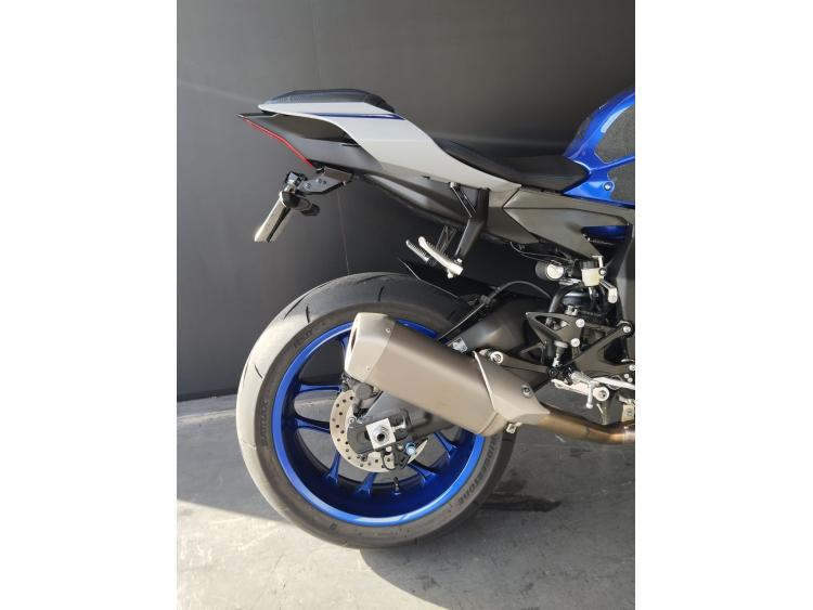 YAMAHA YZF 1000 R1