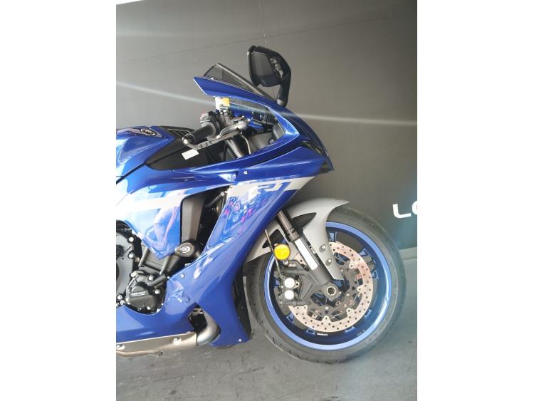 YAMAHA YZF 1000 R1