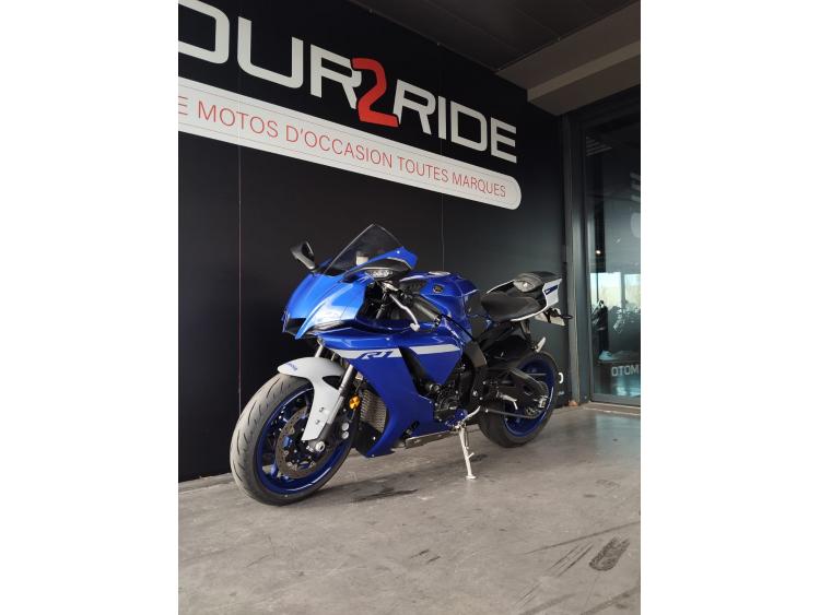 YAMAHA YZF 1000 R1