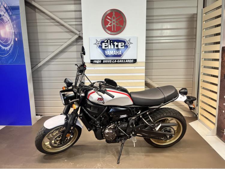 YAMAHA XSR 700 XTRIBUTE full 