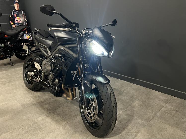 TRIUMPH STREET TRIPLE 765 R