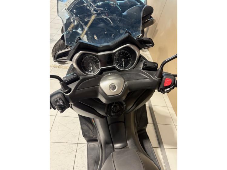 YAMAHA XMAX 300
