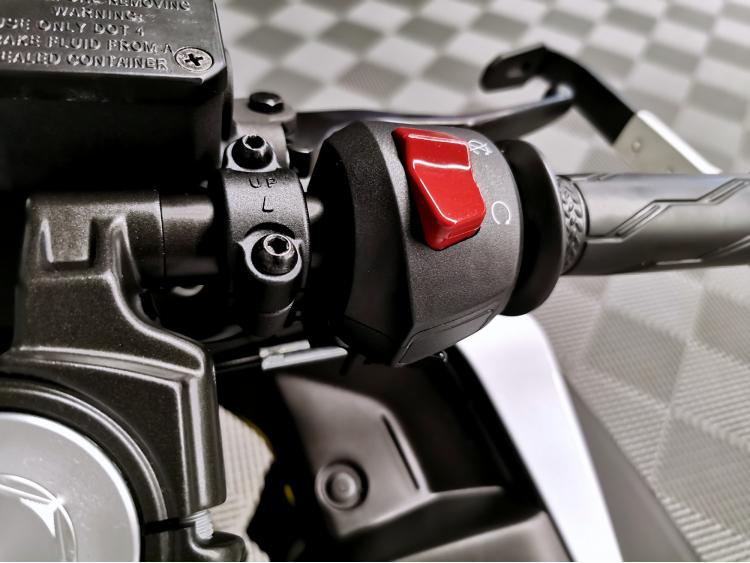 YAMAHA YZF-R 125 R125 - ABS - 1ERE MAIN