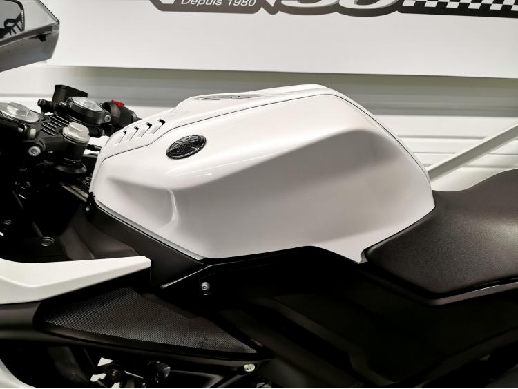 YAMAHA YZF-R 125 R125 - ABS - 1ERE MAIN