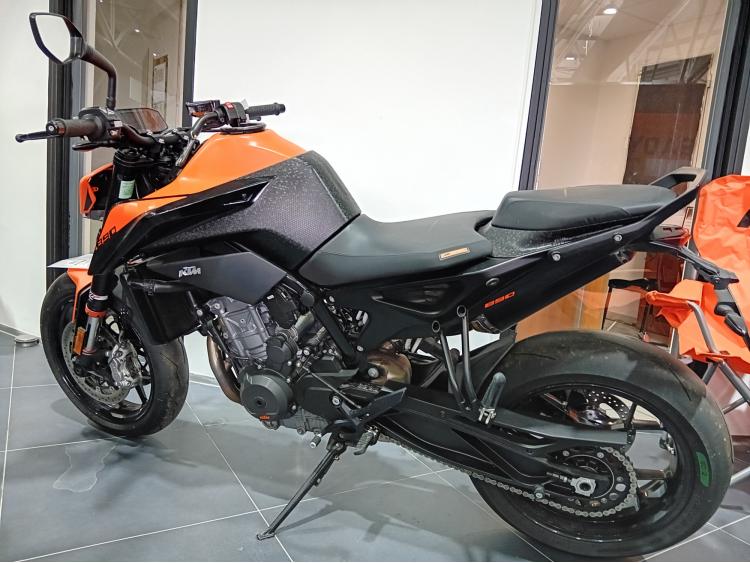 KTM 890 DUKE