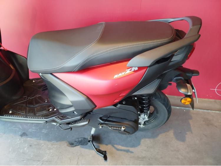 YAMAHA RayZR 125