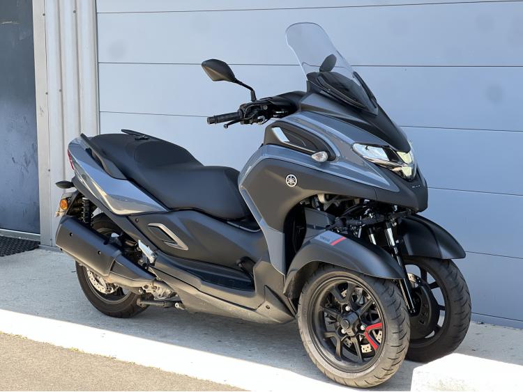YAMAHA TRICITY 300