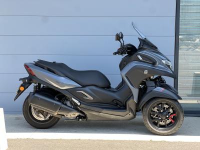 YAMAHA TRICITY 300