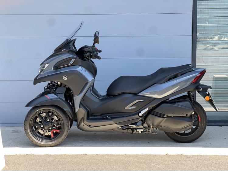 YAMAHA TRICITY 300