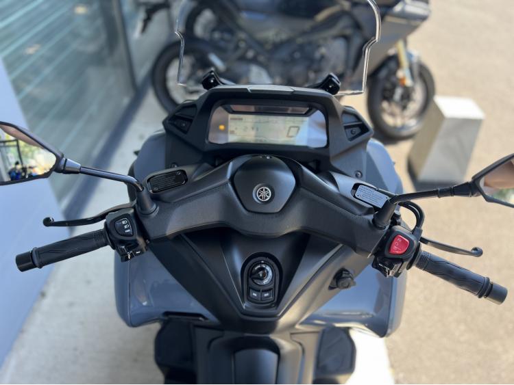 YAMAHA TRICITY 300
