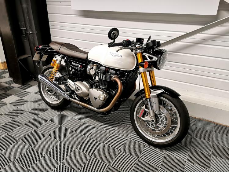 TRIUMPH THRUXTON 1200 R - 1ERE MAIN