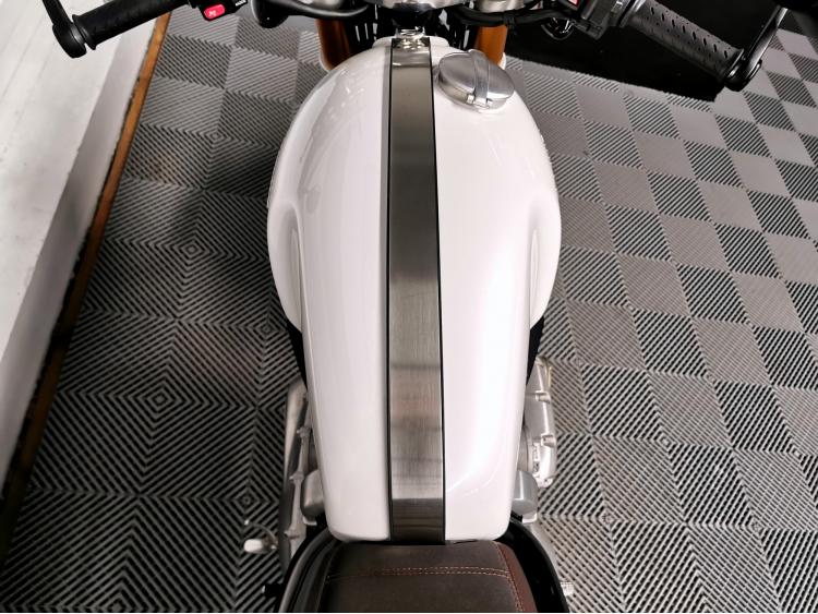 TRIUMPH THRUXTON 1200 R - 1ERE MAIN