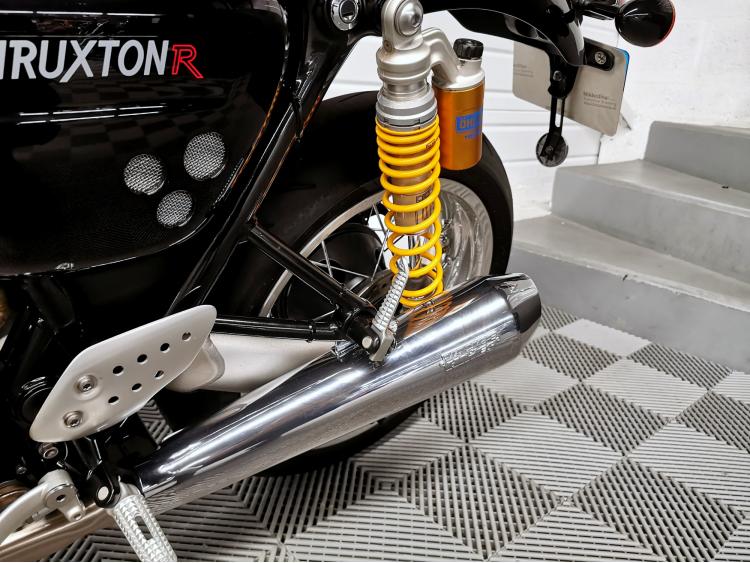 TRIUMPH THRUXTON 1200 R - 1ERE MAIN