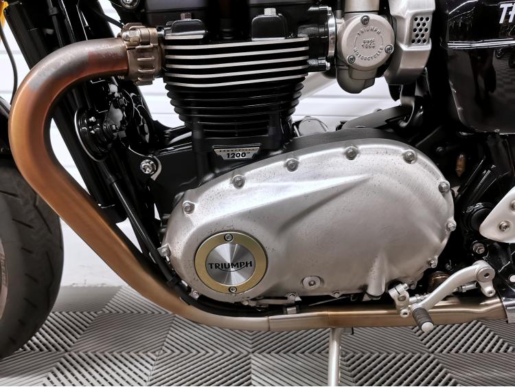 TRIUMPH THRUXTON 1200 R - 1ERE MAIN