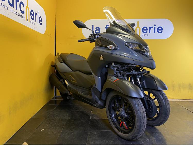 YAMAHA TRICITY 300