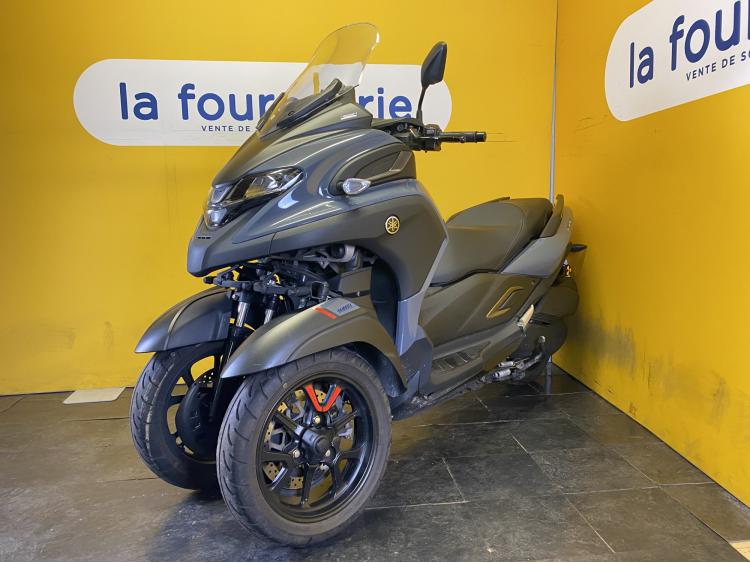 YAMAHA TRICITY 300