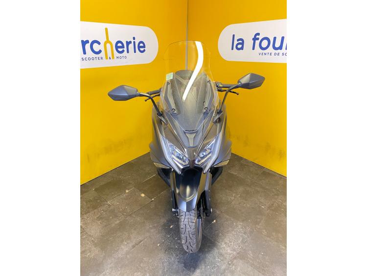 KYMCO AK 550
