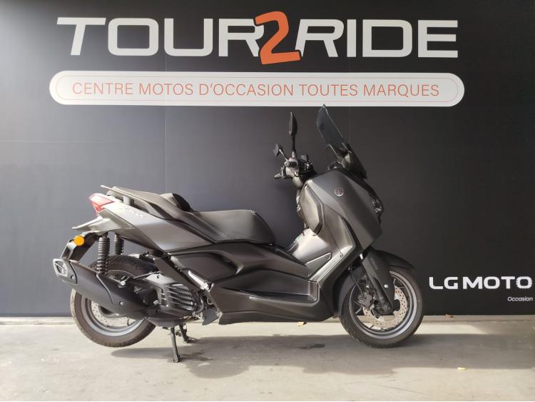YAMAHA XMAX 125