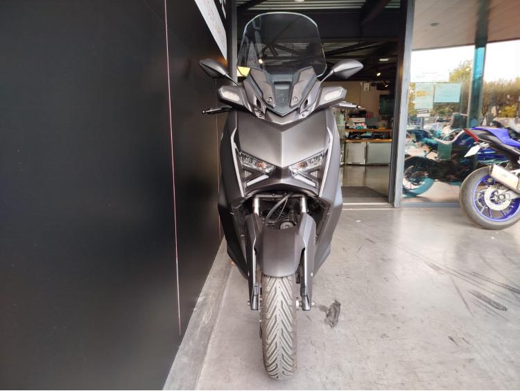 YAMAHA XMAX 125