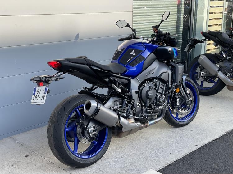 YAMAHA MT-10