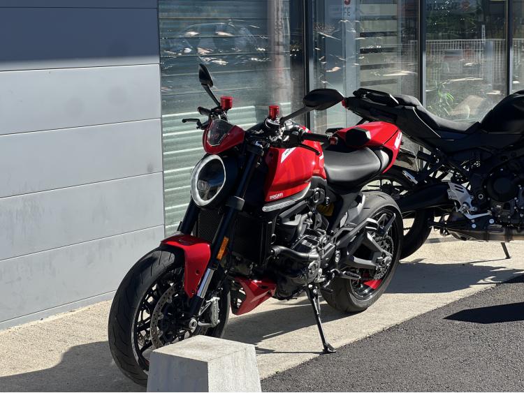 DUCATI MONSTER 937 +