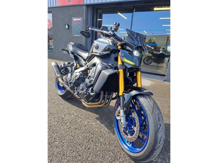 Magnifique YAMAHA MT-09 SP  2025 + OPTIONS 