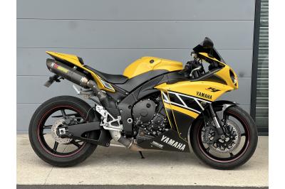 YAMAHA YZF 1000 R1