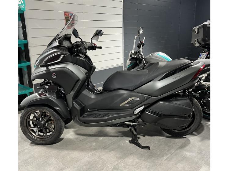YAMAHA TRICITY 300