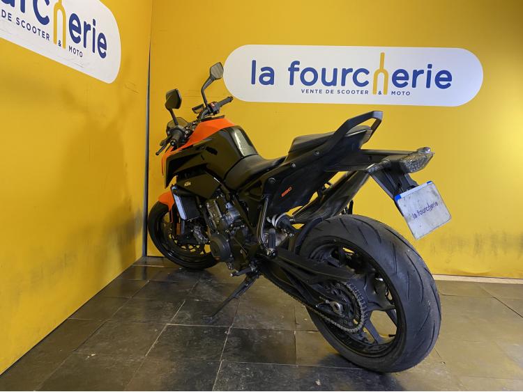 KTM DUKE 890