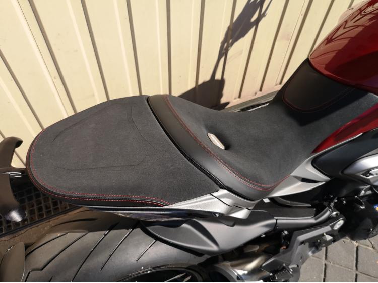 DUCATI XDIAVEL V4 à 299€ / mois