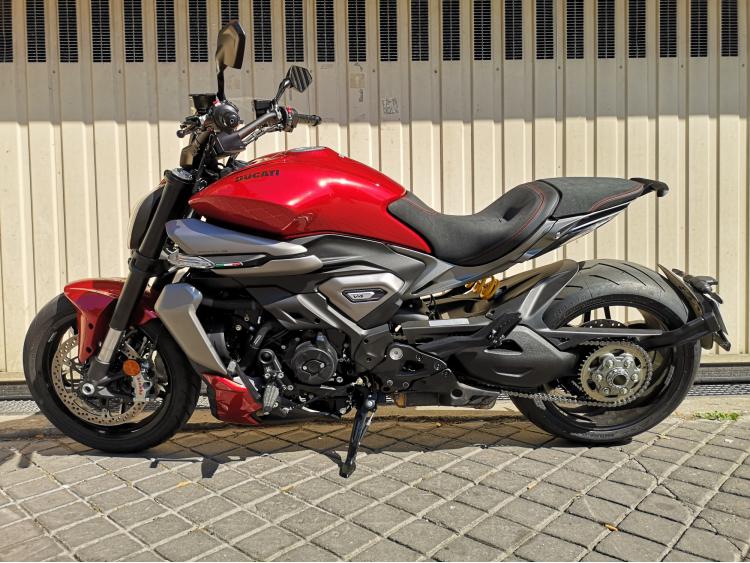 DUCATI XDIAVEL V4 à 299€ / mois