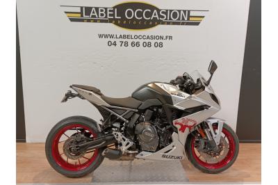 SUZUKI GSX-8R