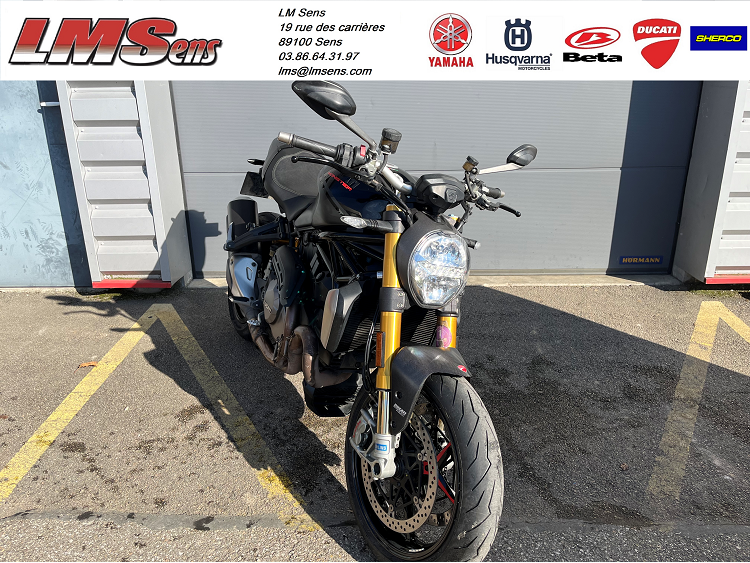 DUCATI MONSTER 1200 S BLACK ON BLACK