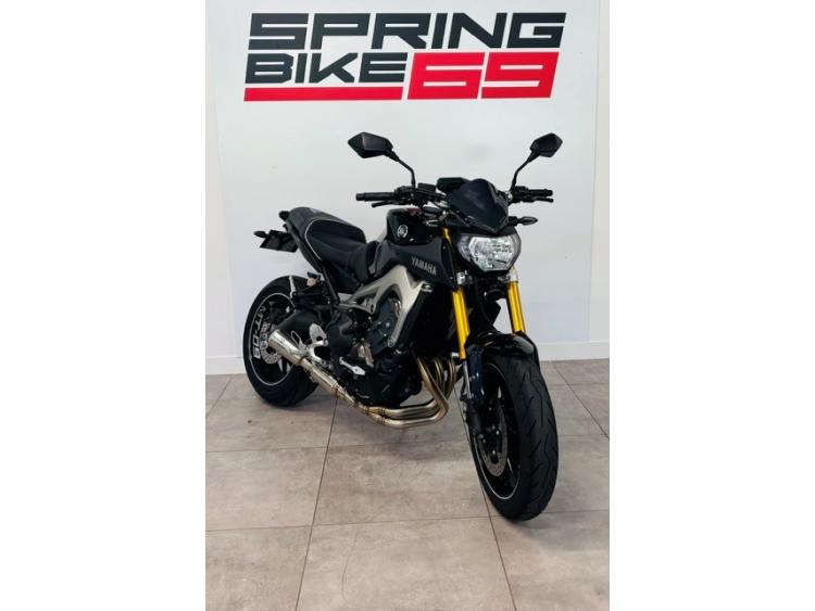 YAMAHA MT-09