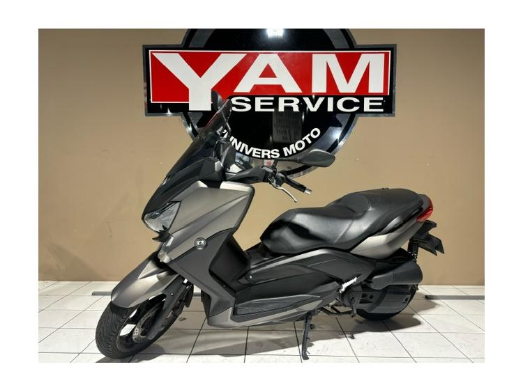 YAMAHA XMAX 125