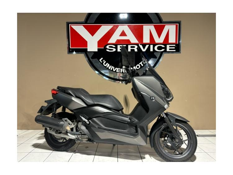 YAMAHA XMAX 125