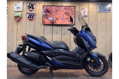 YAMAHA X-MAX 400