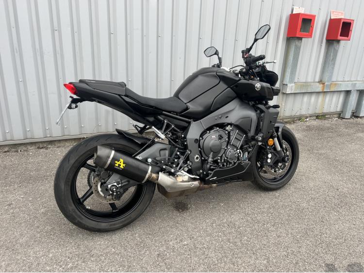 YAMAHA MT-10