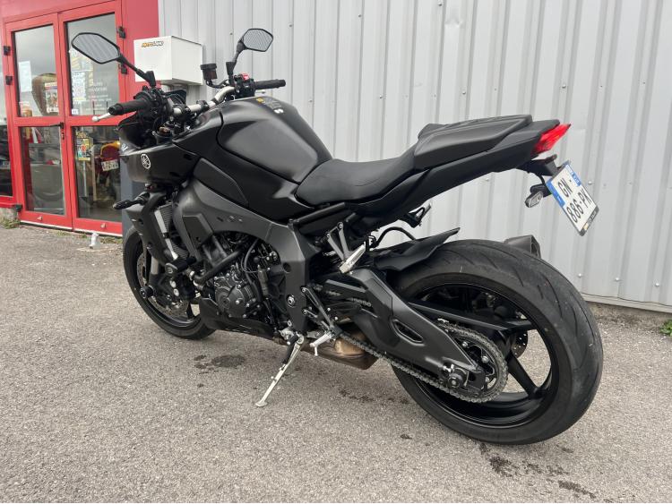 YAMAHA MT-10
