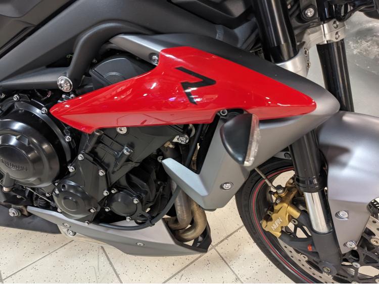 TRIUMPH STREET TRIPLE 675 R CREDIT / REPRISE POSSIBLE 