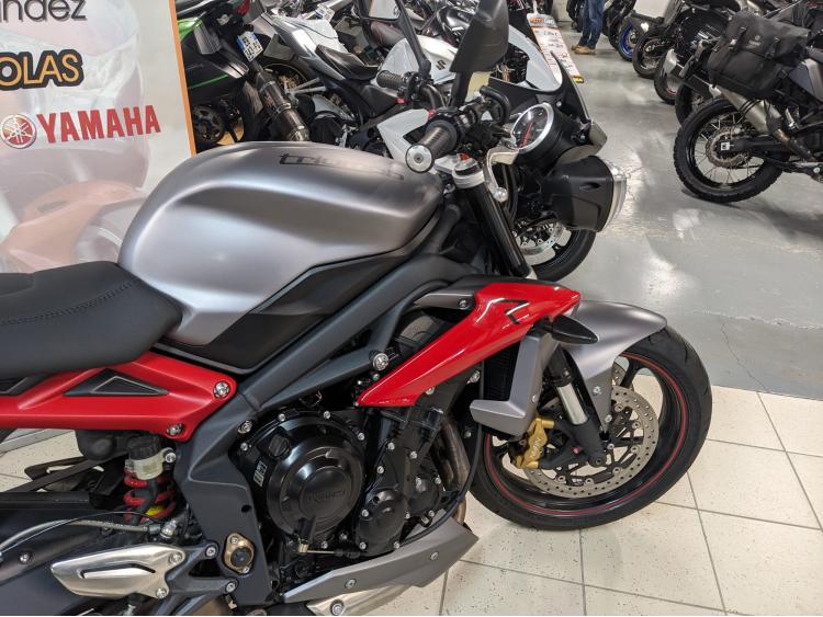 TRIUMPH STREET TRIPLE 675 R CREDIT / REPRISE POSSIBLE 