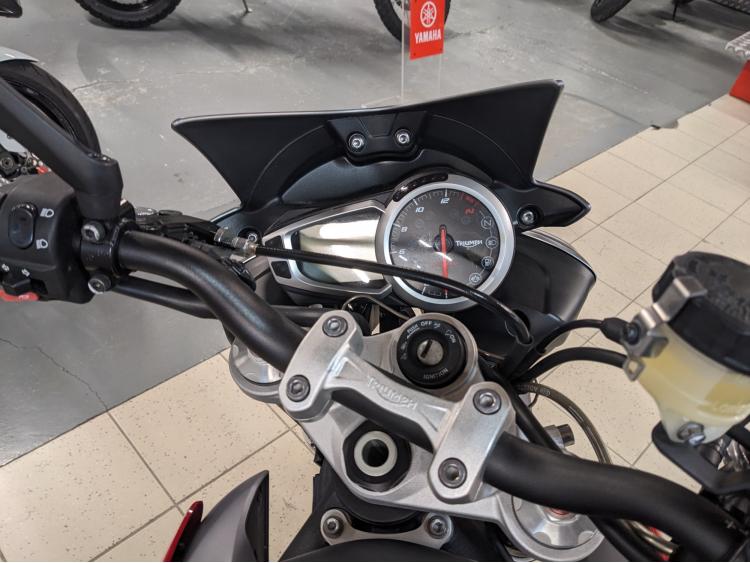 TRIUMPH STREET TRIPLE 675 R CREDIT / REPRISE POSSIBLE 