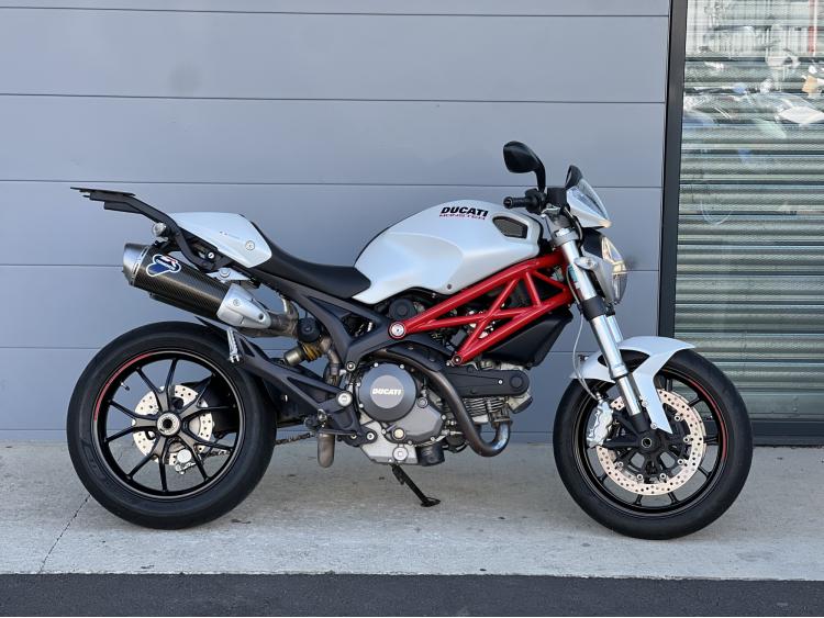 DUCATI 796 MONSTER