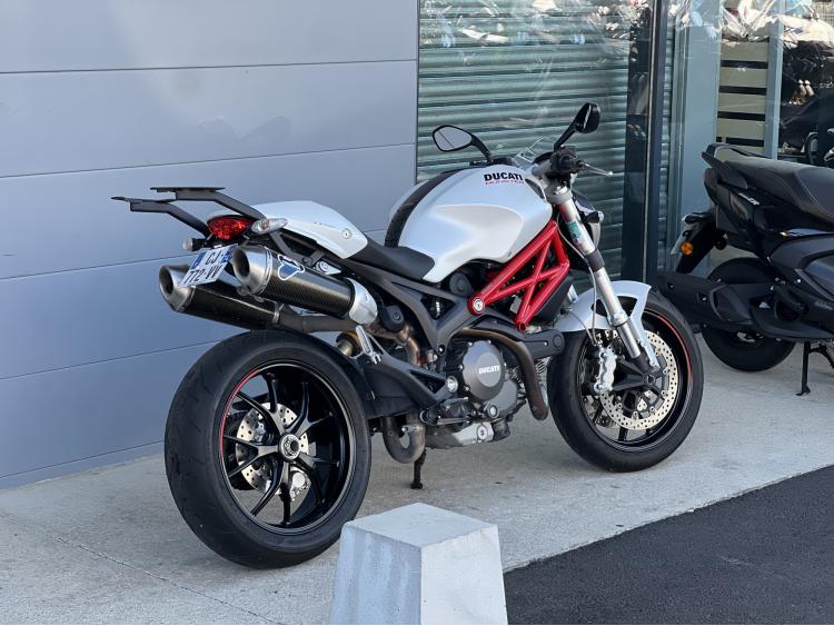 DUCATI 796 MONSTER
