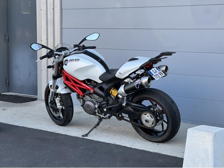 DUCATI 796 MONSTER