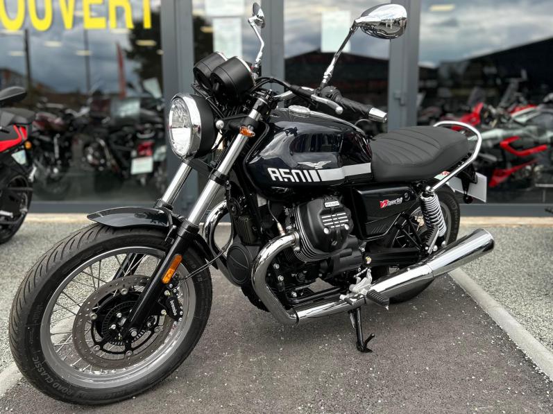MOTO GUZZI V7 SPECIAL MONOCHROME