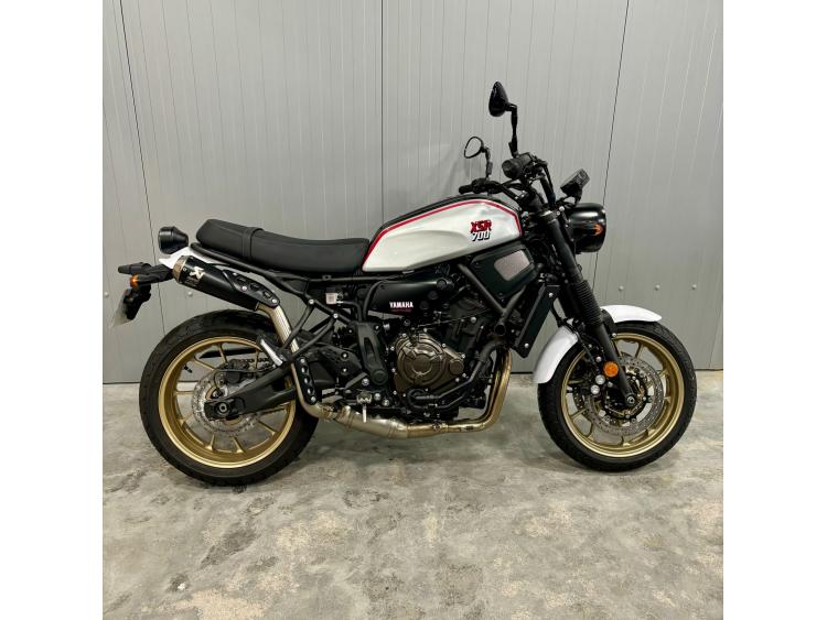 YAMAHA XSR 700 XTRIBUTE