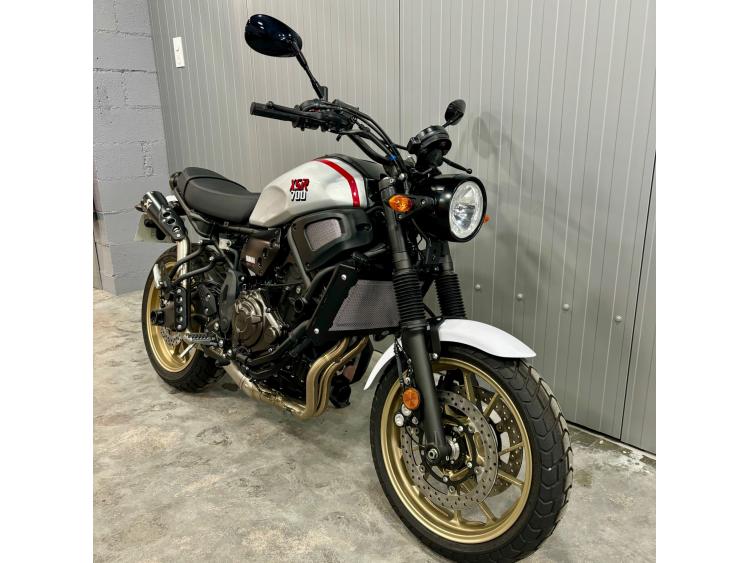 YAMAHA XSR 700 XTRIBUTE